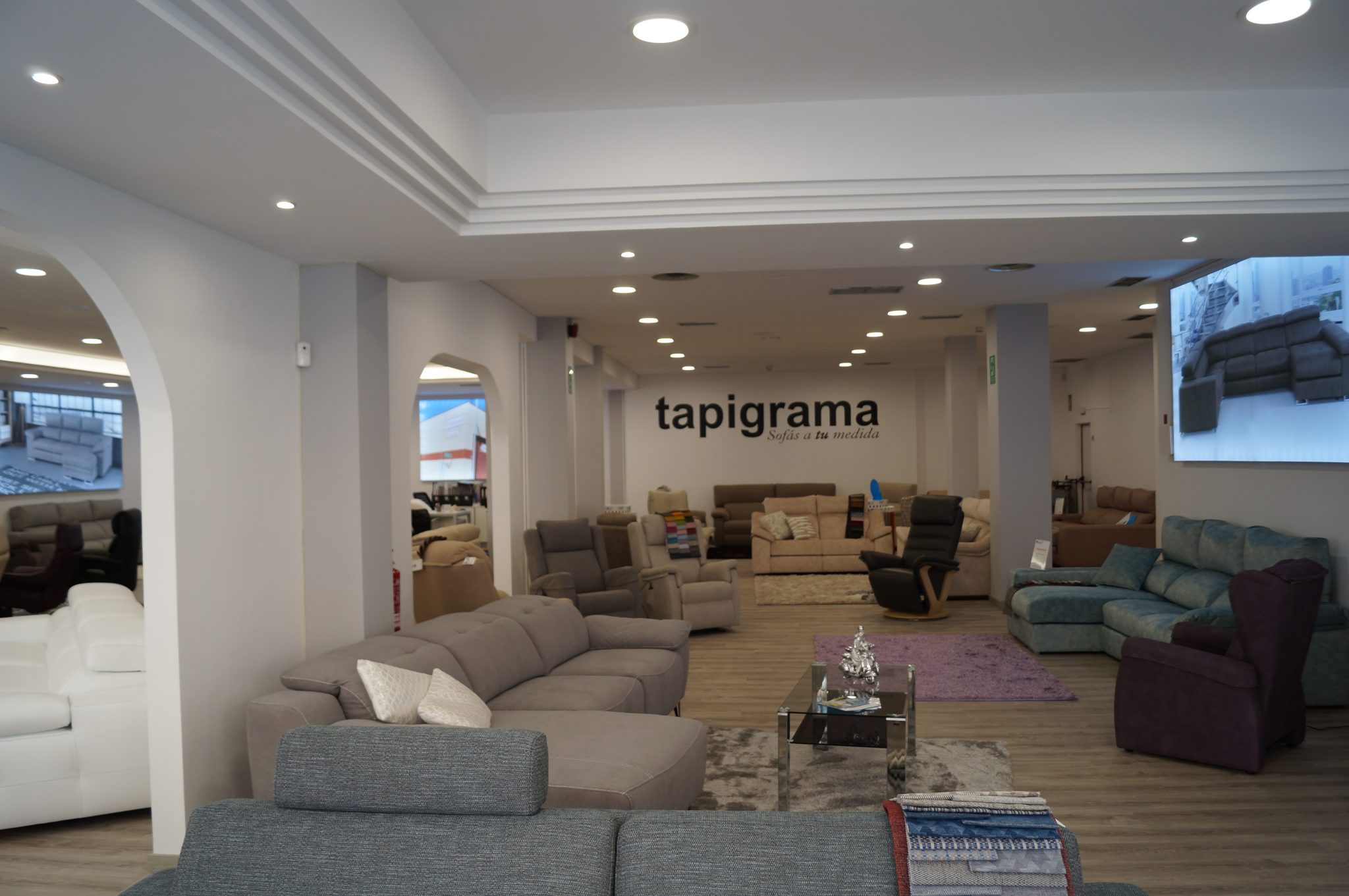 Nuestra primera tienda en Logroño ya ha abierto sus puertas - Tapigrama, Fabricantes de Sofás a ...